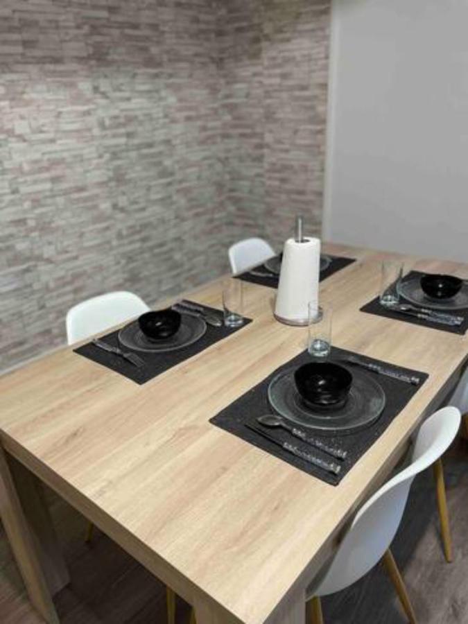 Appartement En Duplex Centre Ville D'Onnaing מראה חיצוני תמונה